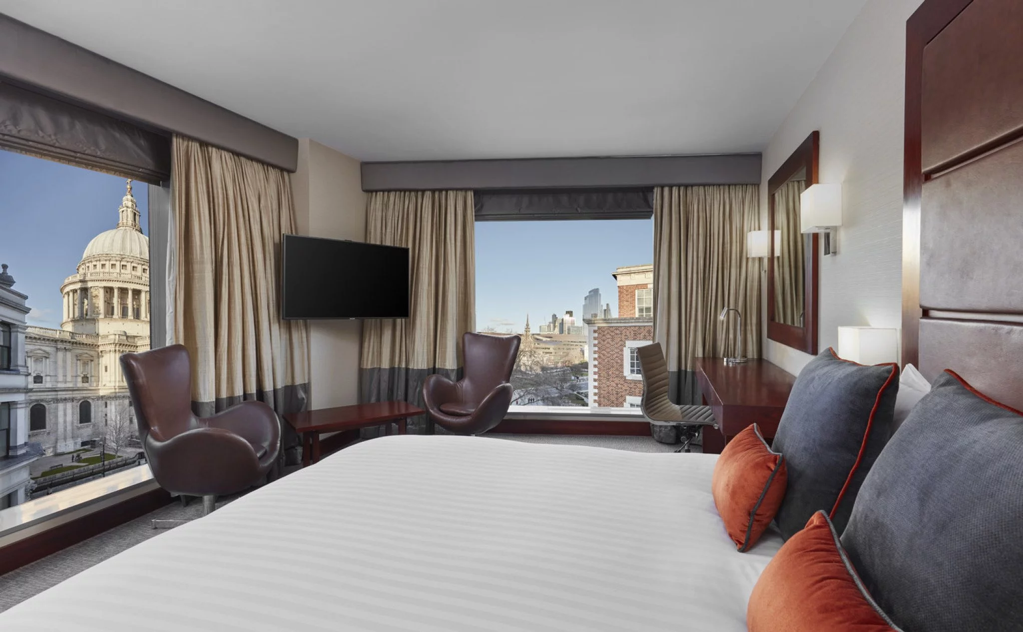 Отель Leonardo Royal Hotel London St Paul S Leonardo Hotels