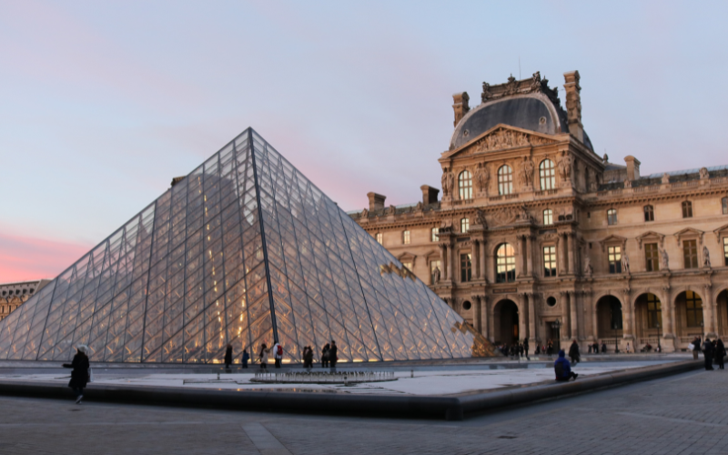  Louvre Museum, Paris, France