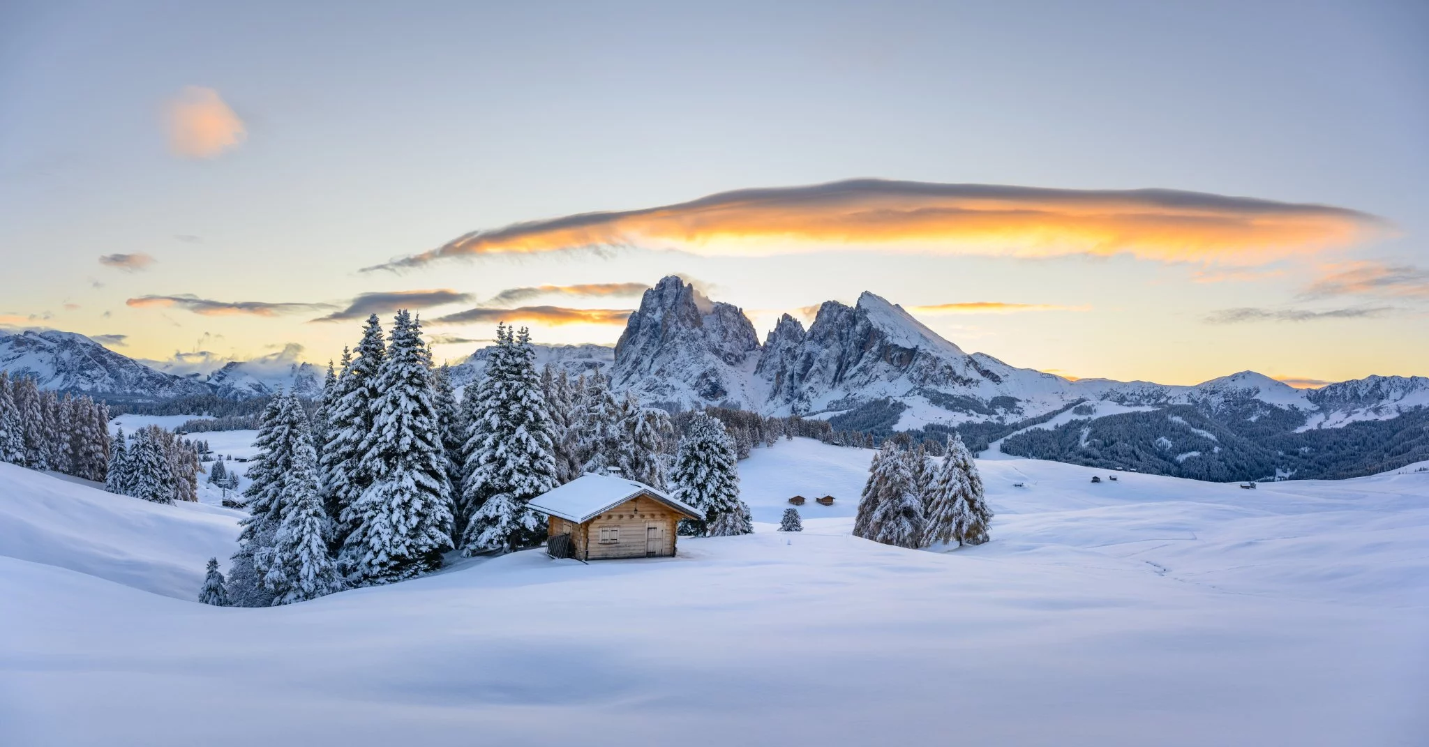 Panoramic mountain view of the Swiss Alps – a perfect vacation destination in Switzerland for nature and winter sports.