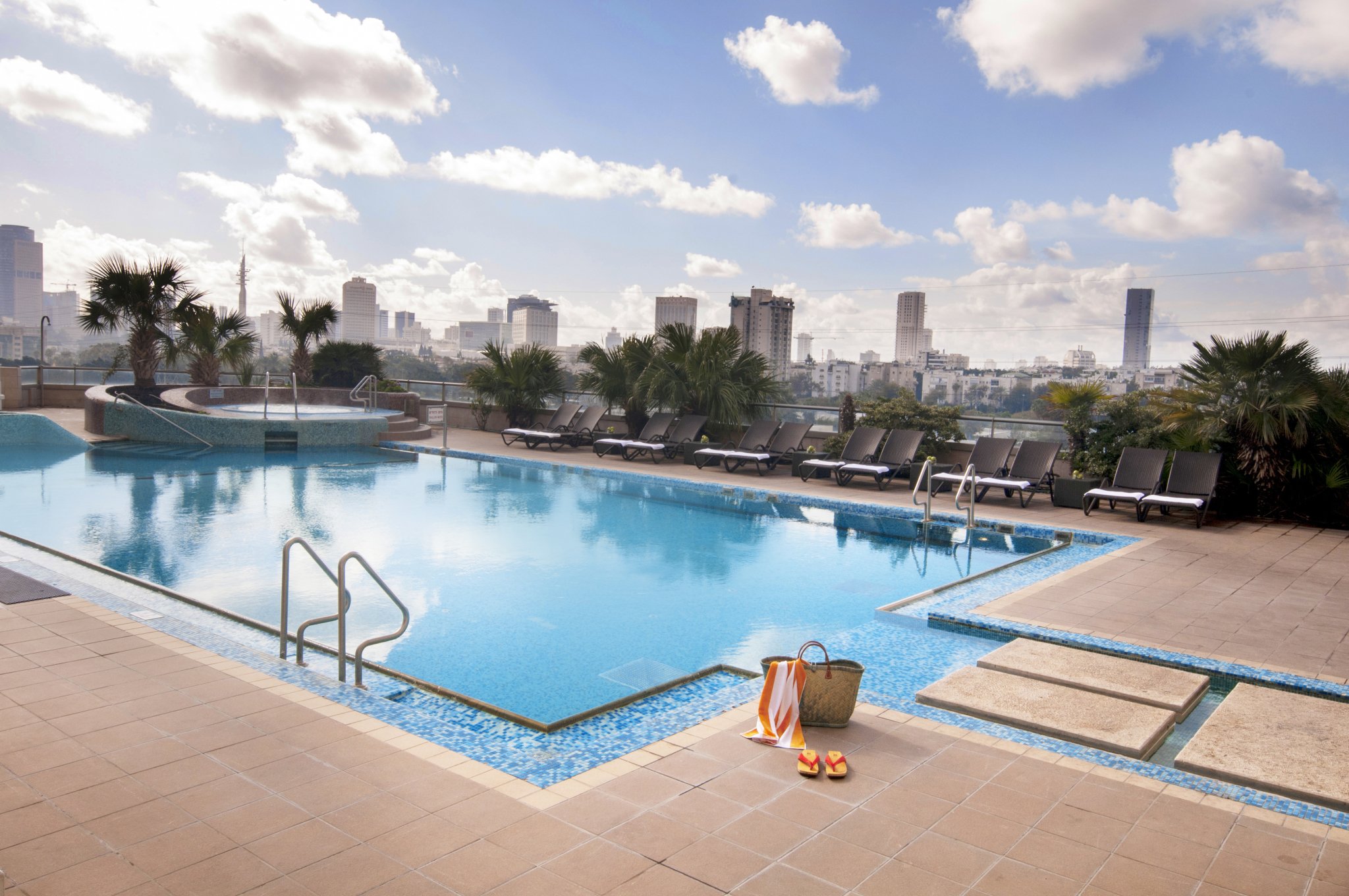 Leonardo City Tower Hotel Tel Aviv - Dachpool
