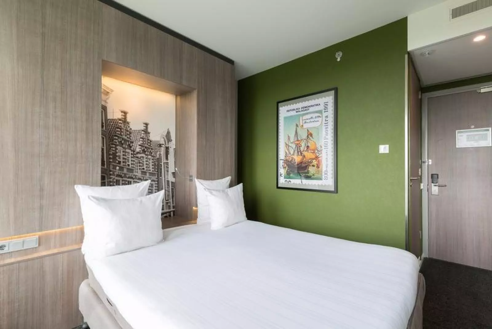 Leonardo Hotel Amsterdam Rembrandtpark - Deluxe Queen room with city view
