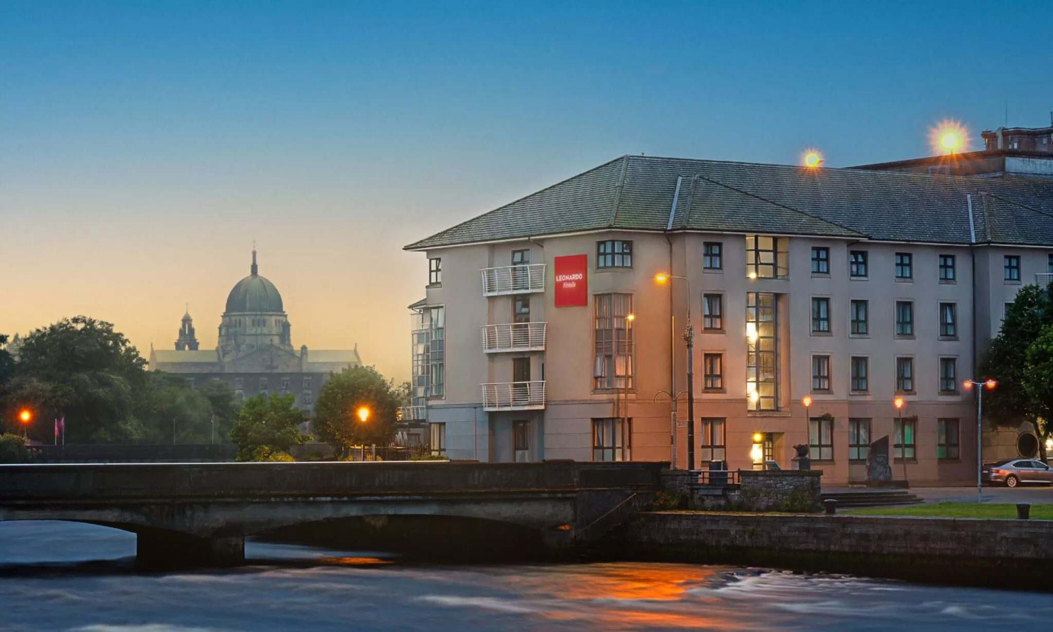 Leonardo Hotel Galway - Z zewnątrz