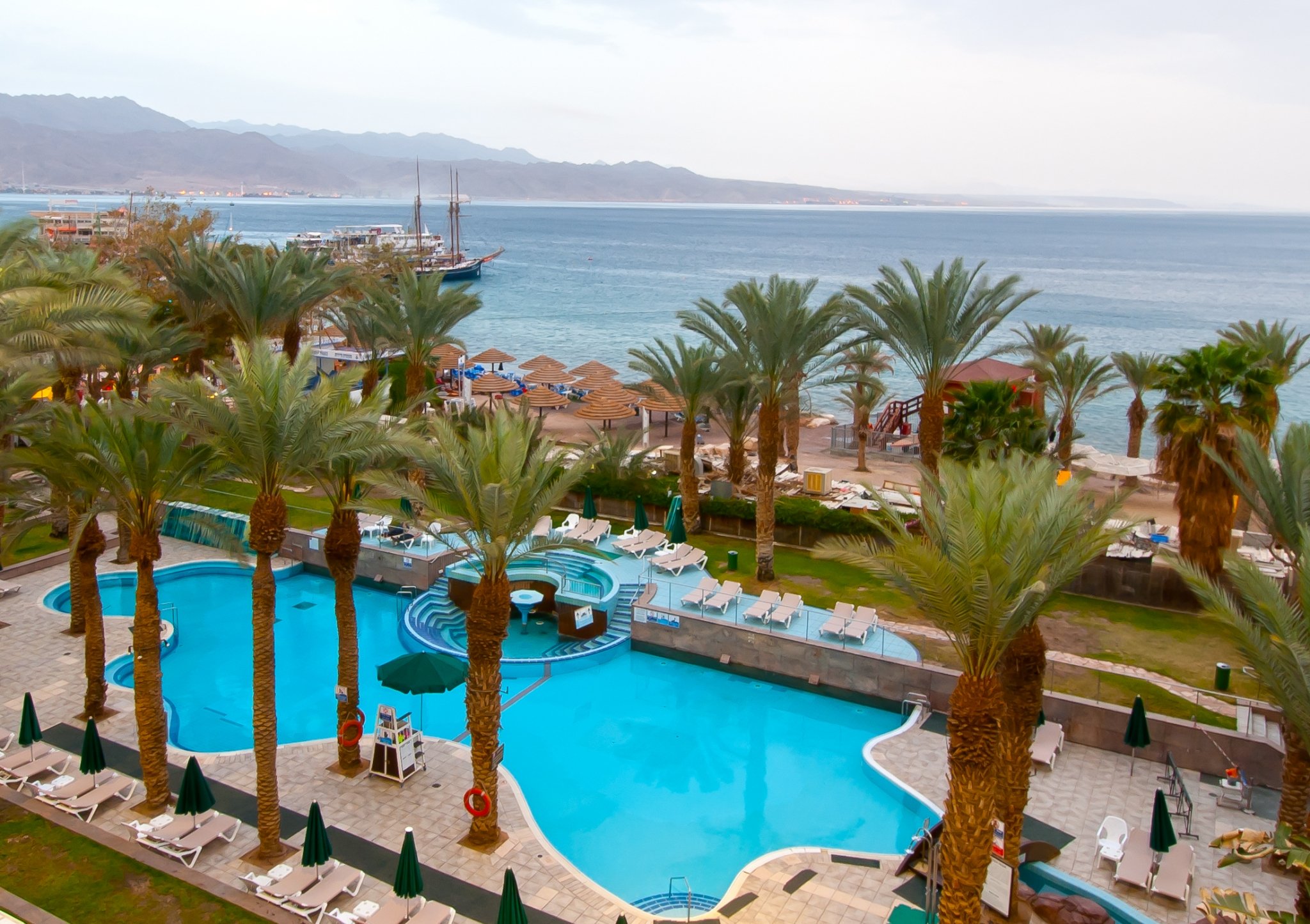 Leonardo Plaza Hotel Eilat - Pool-Blick & Meereslandschaft