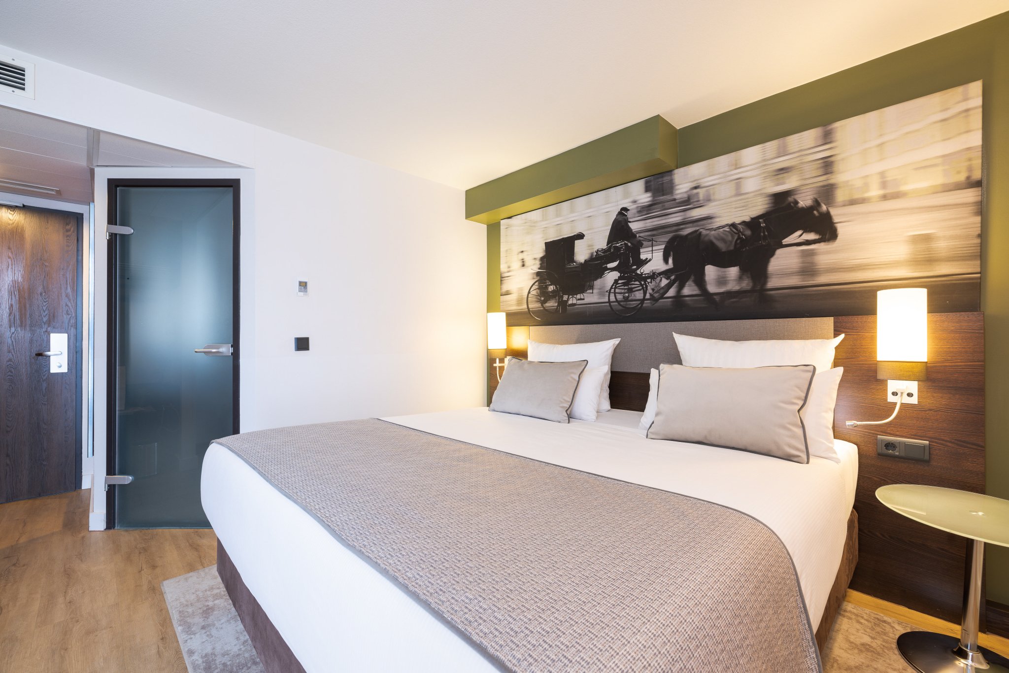 Leonardo Vienna Westbahnhof fmr - Leonardohotelviennawestbahnhof Room Comfortdouble4 2024 4000x2600px 72dpi C3357d7cd84d163ad7f4e98a5eacc04f 2048x1366 Desktop 2