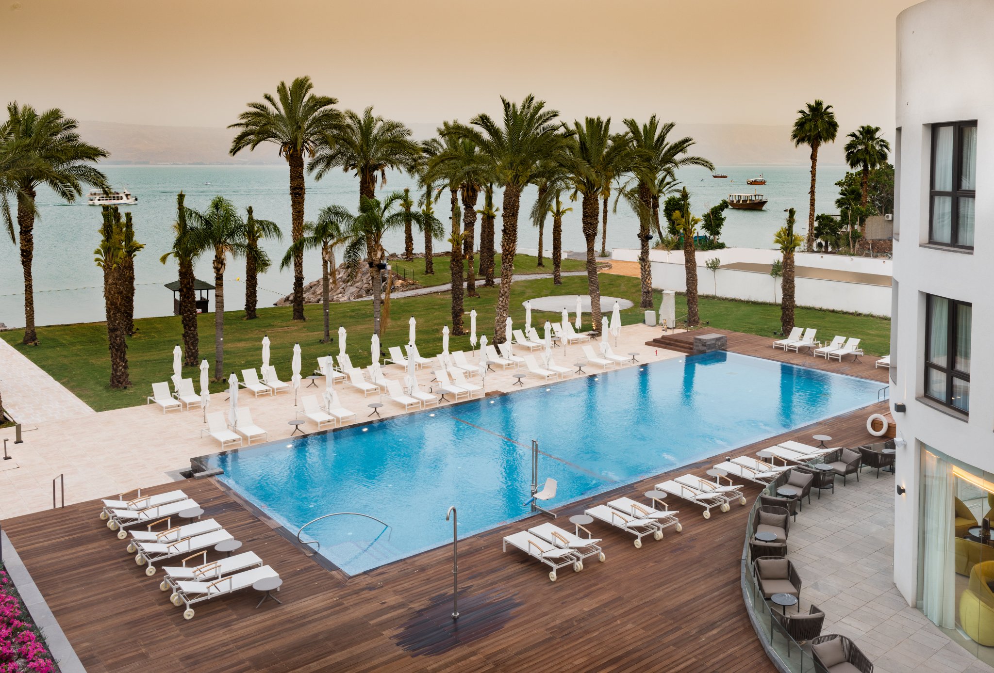 U Boutique Kinneret Hotel by the Sea of Galilee - Outdoor pool